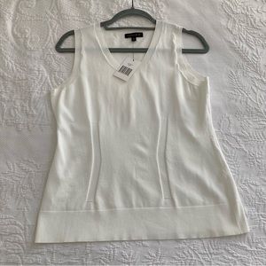 New Capsule 121 white v neck top tank stretch knit minimalist size L